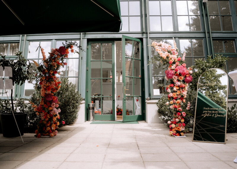 Eingang der ORANGERIE – Veranstaltungslocation Europahaus Wien