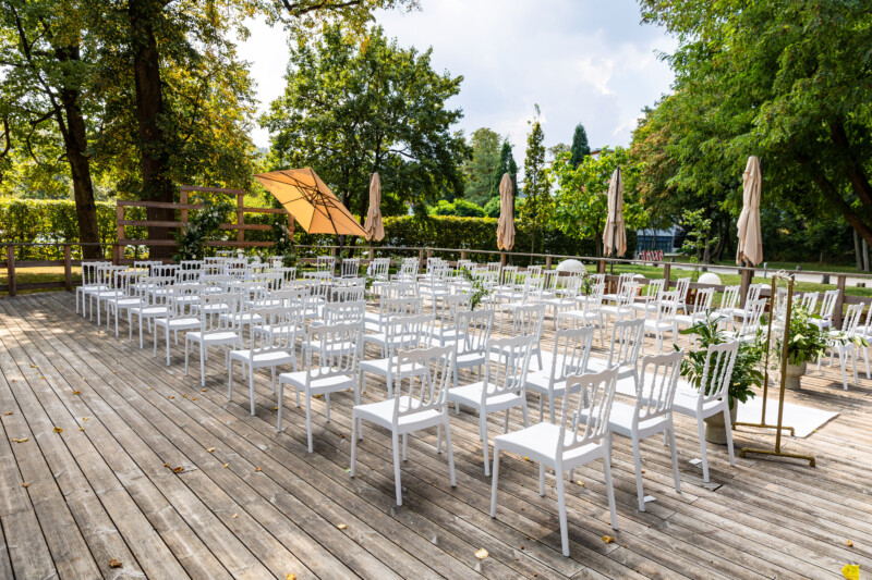 Hochzeitsaltar bei der Orangerie – Heiraten im Freien – Europahaus Wien