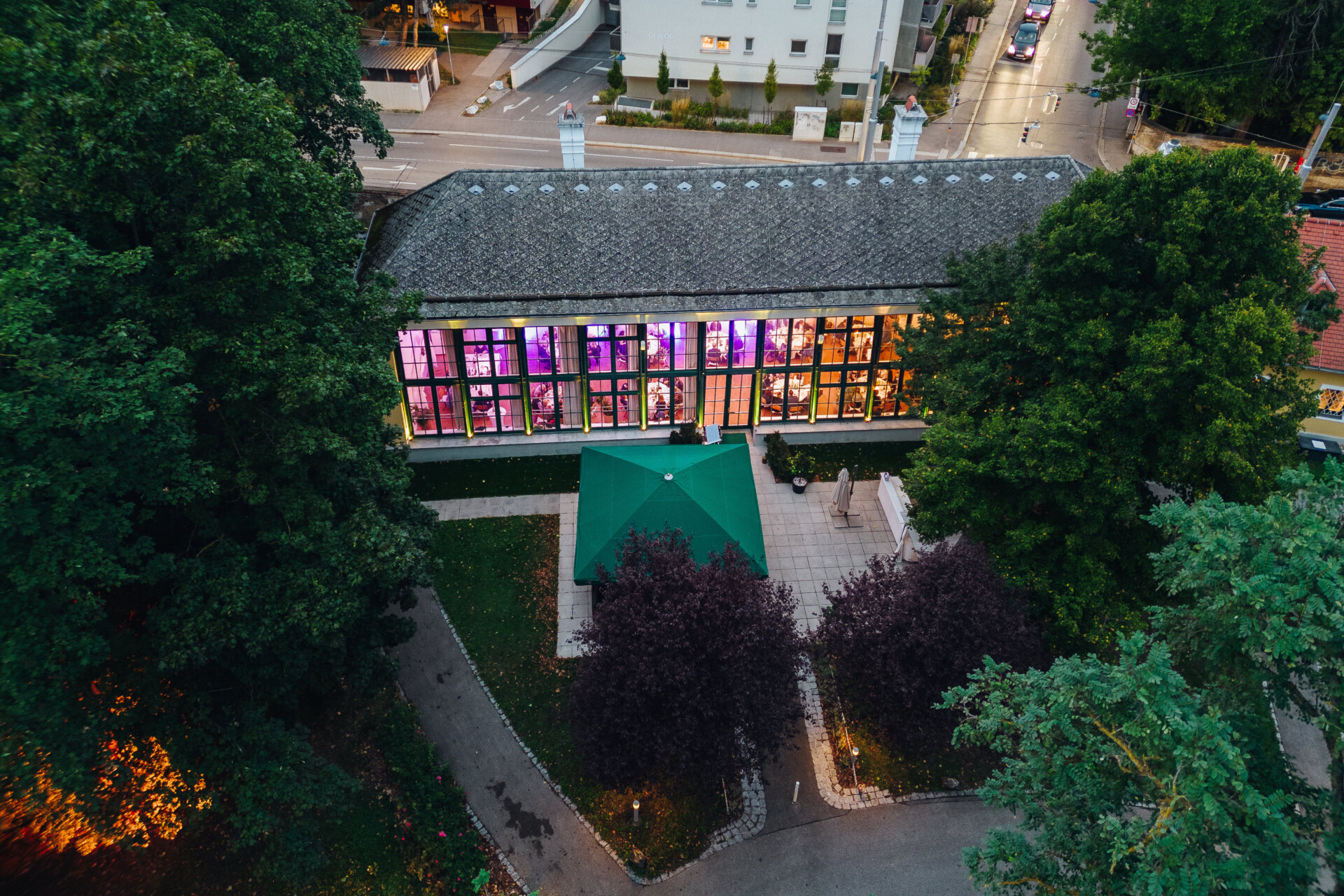 Orangerie von oben am Abend – Weddinglocation Vienna Wien – Europahaus Wien