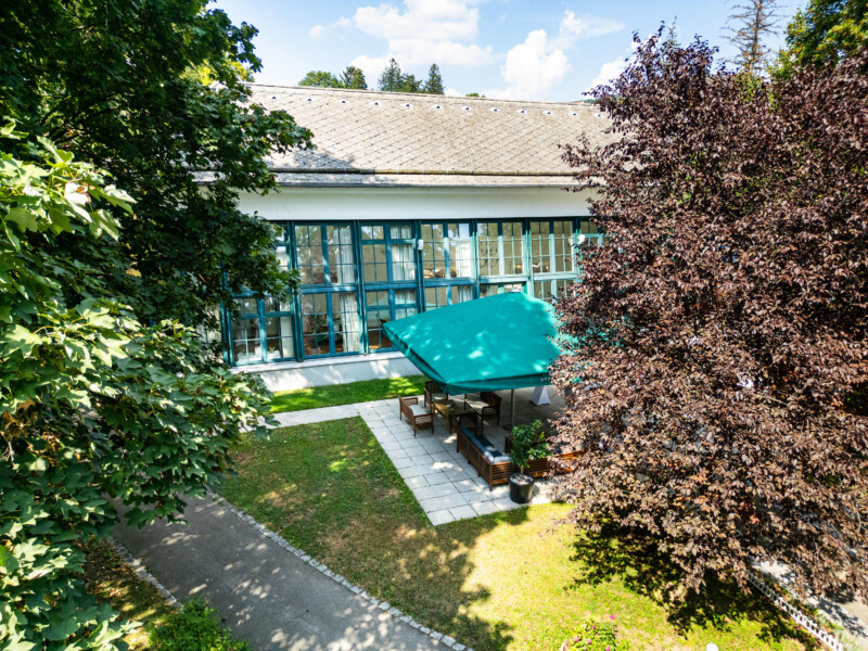 Orangerie von vorne – Veranstaltungslocation – Europahaus Wien