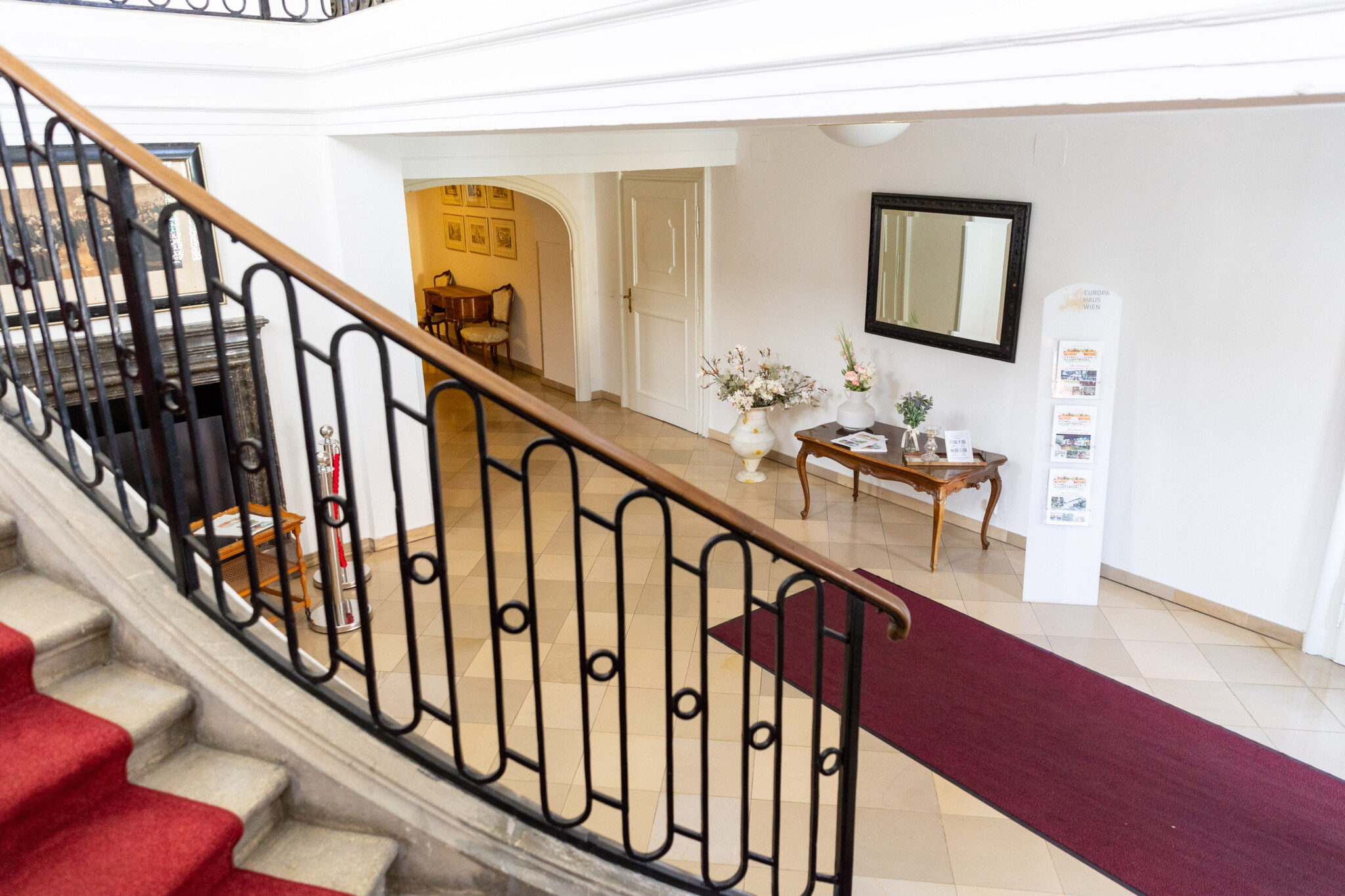 Europahaus Wien Schloss-Miller-Aichholz Blick auf Gang unten