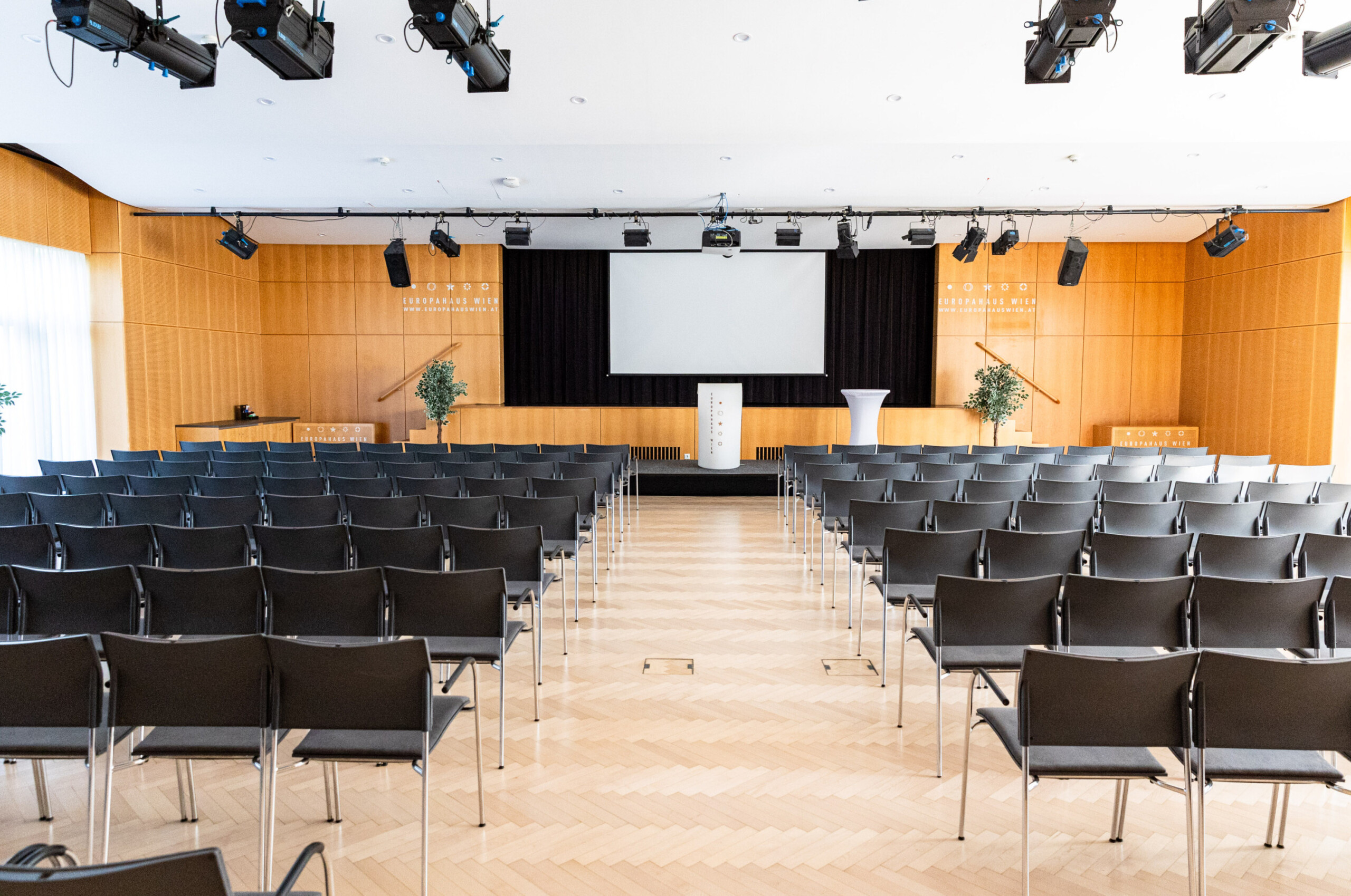 Großer Konferenzraum im Tagungshaus des Europahaus Wien 1140