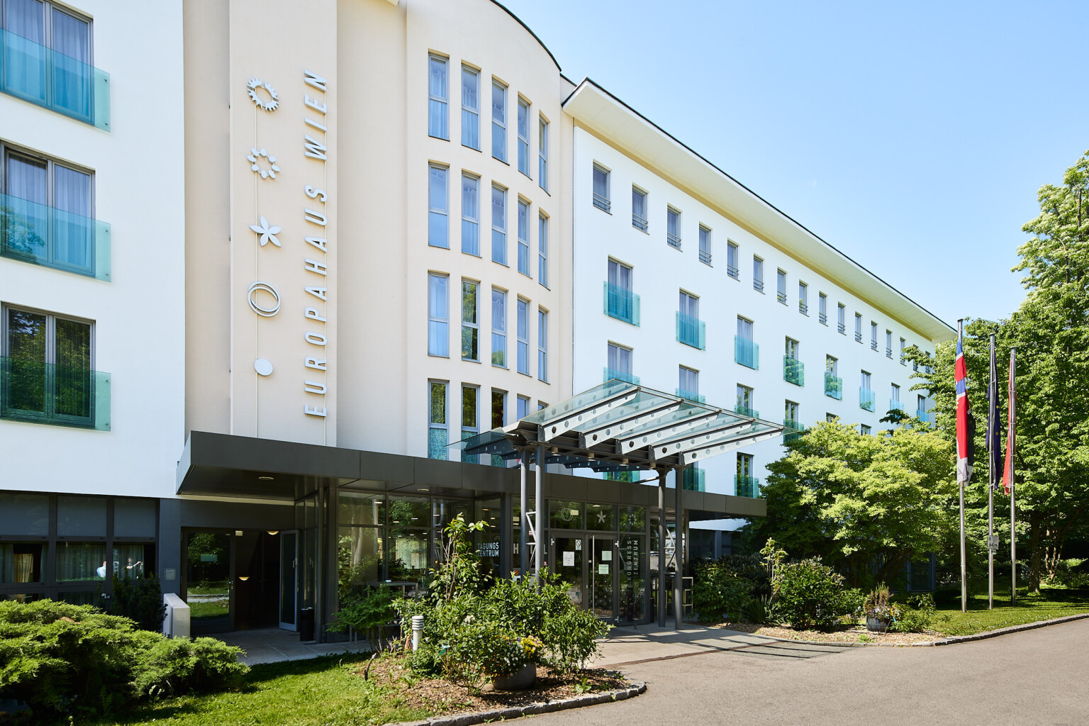 Hotel und Tagugungshaus Eingang Außenansicht – Europahaus Wien 1140
